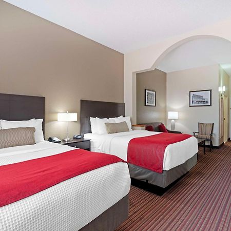 Best Western Plus Bradbury Inn And Suites Вейкросс Екстер'єр фото