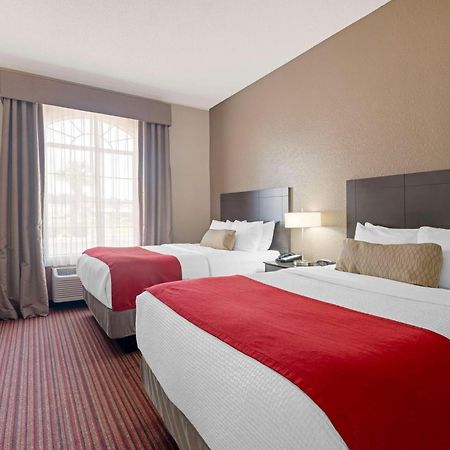 Best Western Plus Bradbury Inn And Suites Вейкросс Екстер'єр фото