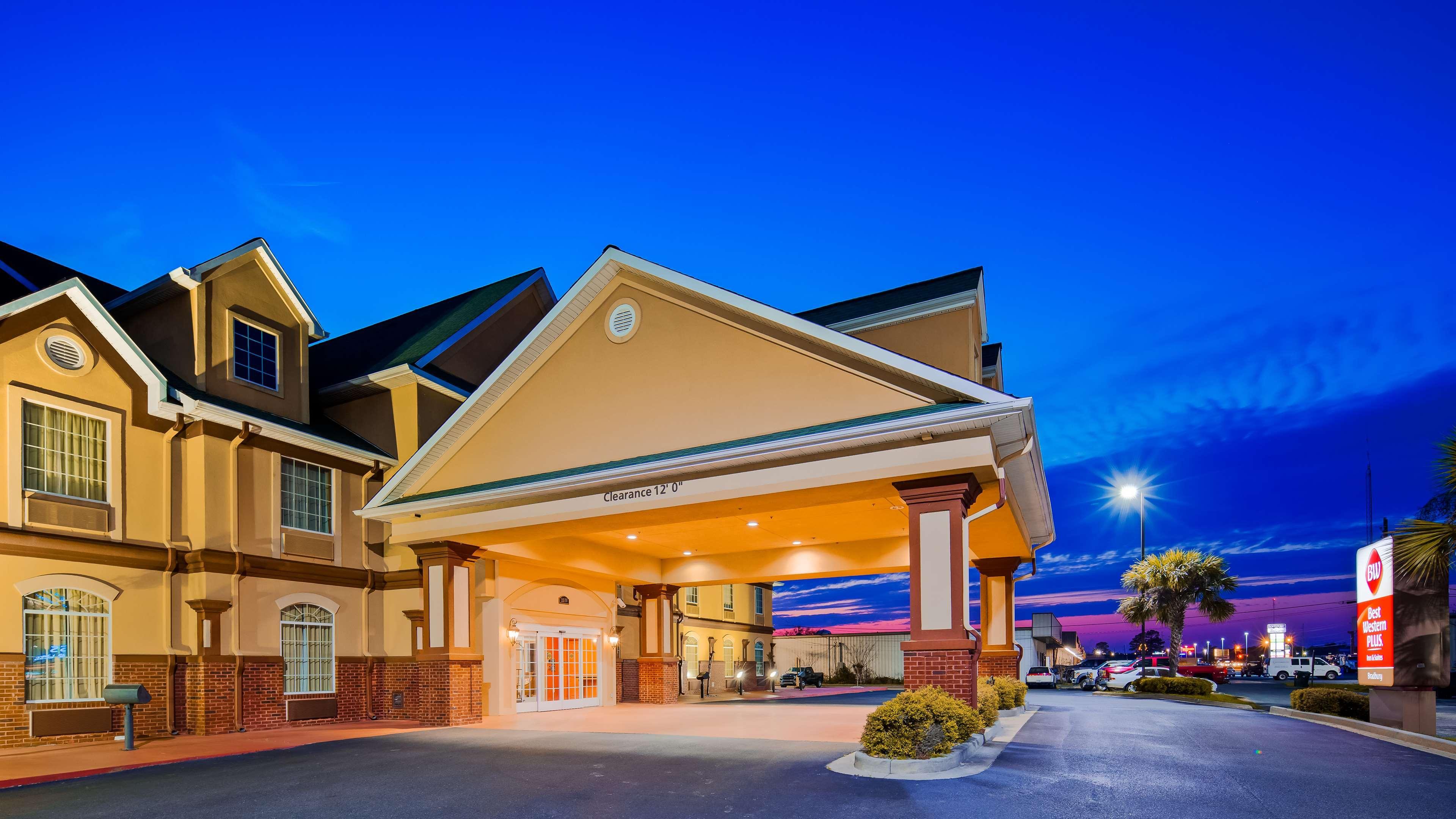Best Western Plus Bradbury Inn And Suites Вейкросс Екстер'єр фото