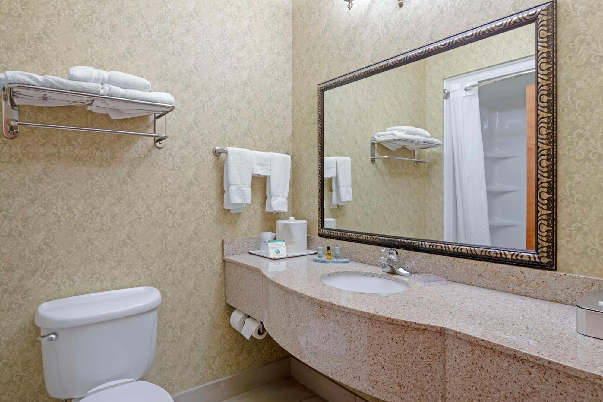 Best Western Plus Bradbury Inn And Suites Вейкросс Екстер'єр фото