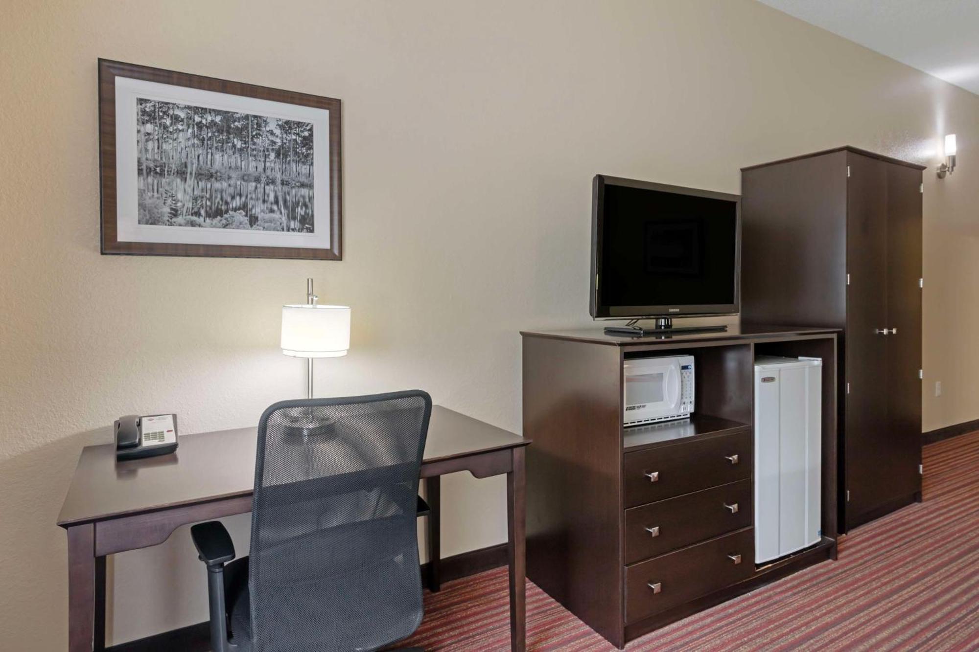 Best Western Plus Bradbury Inn And Suites Вейкросс Екстер'єр фото