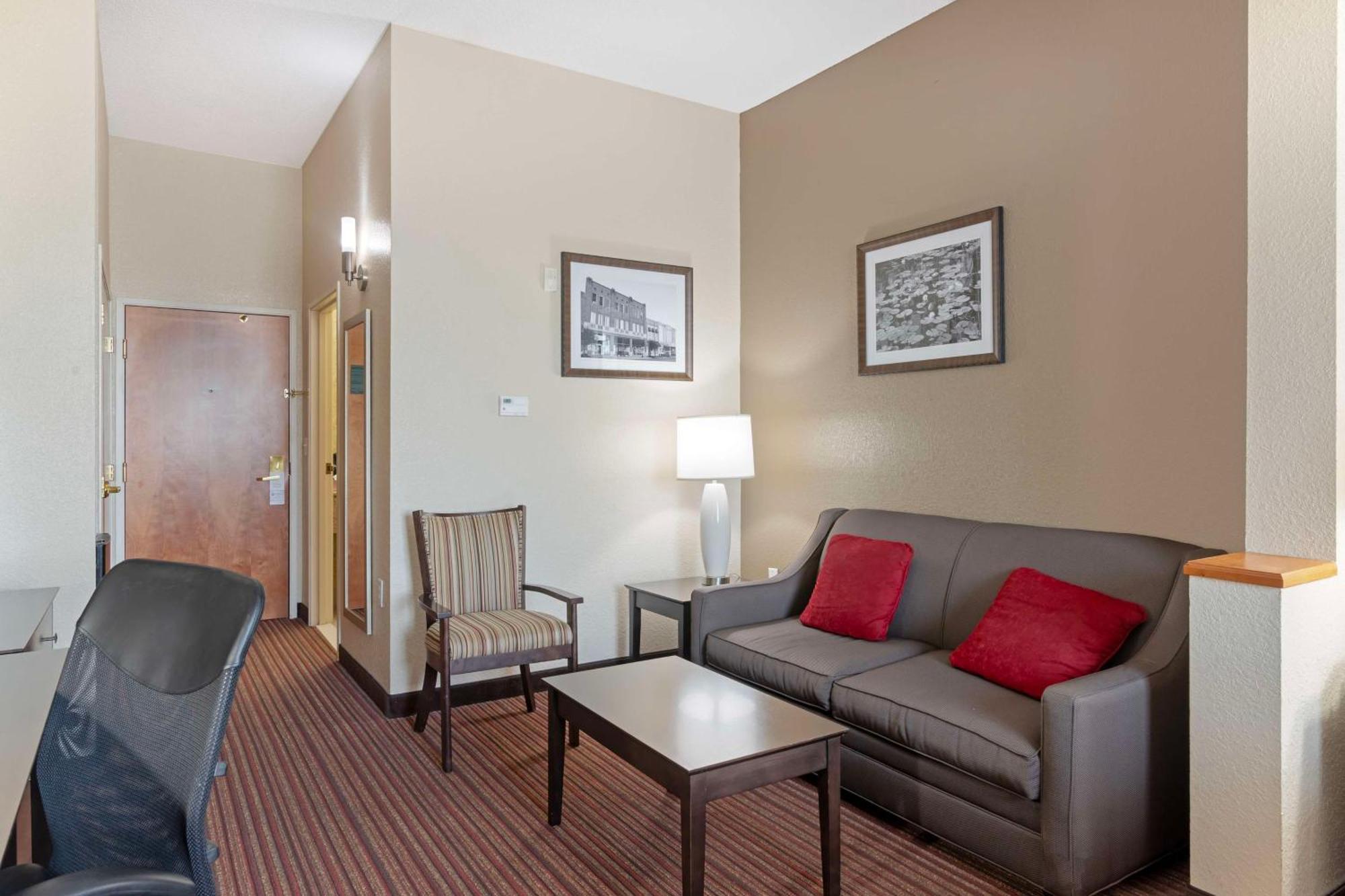 Best Western Plus Bradbury Inn And Suites Вейкросс Екстер'єр фото