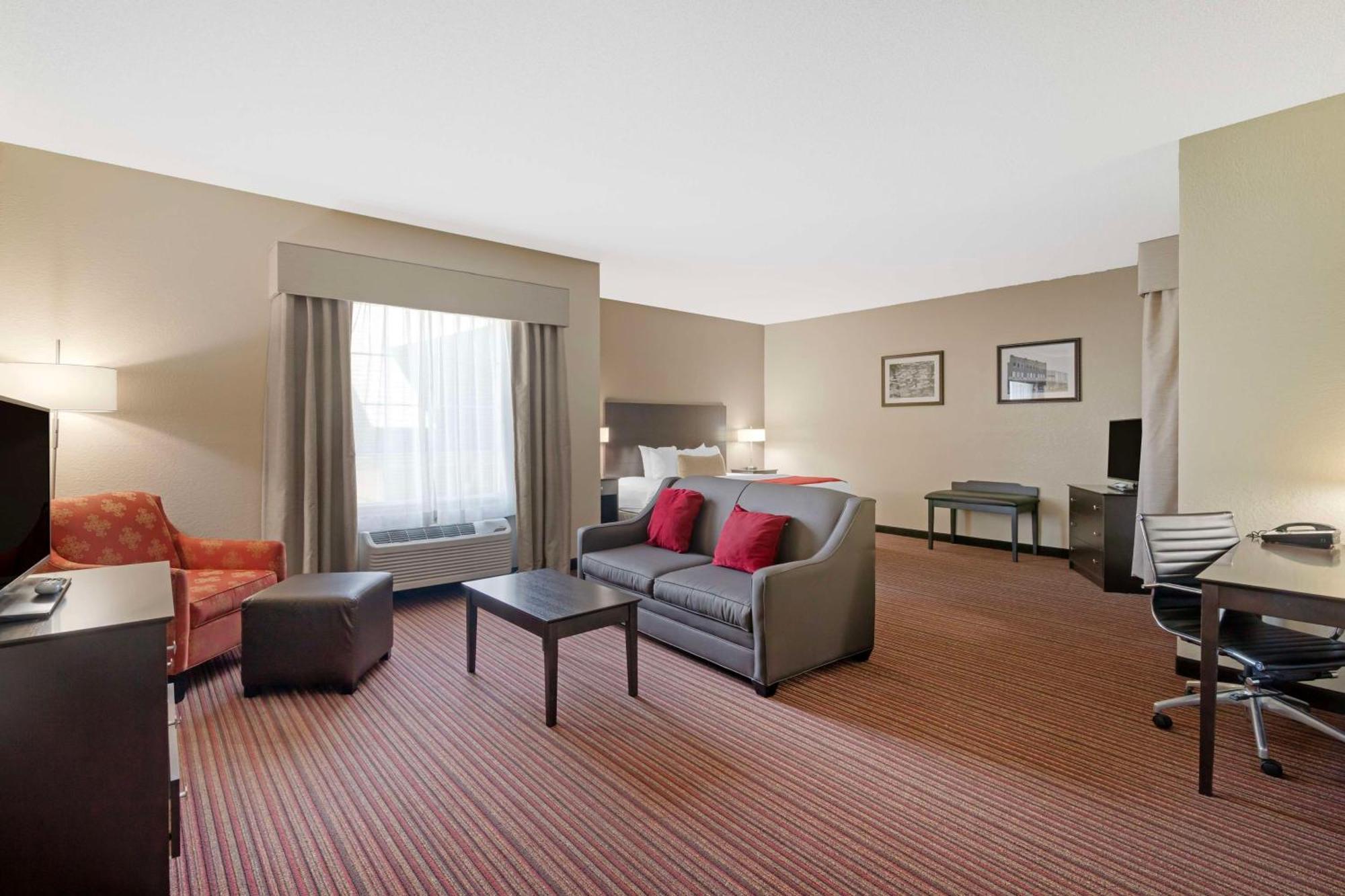 Best Western Plus Bradbury Inn And Suites Вейкросс Екстер'єр фото