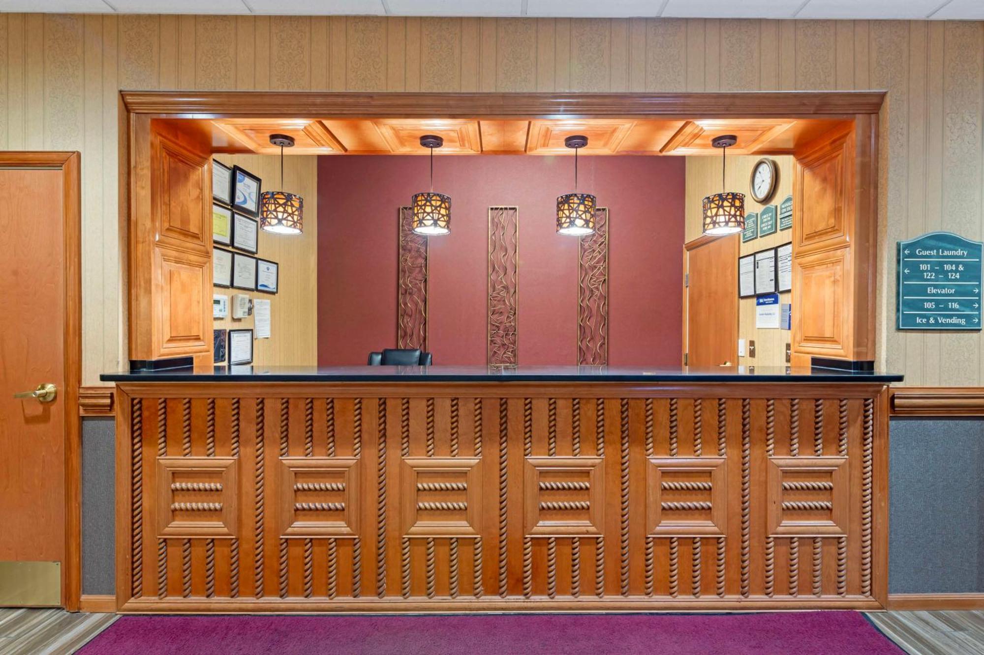 Best Western Plus Bradbury Inn And Suites Вейкросс Екстер'єр фото