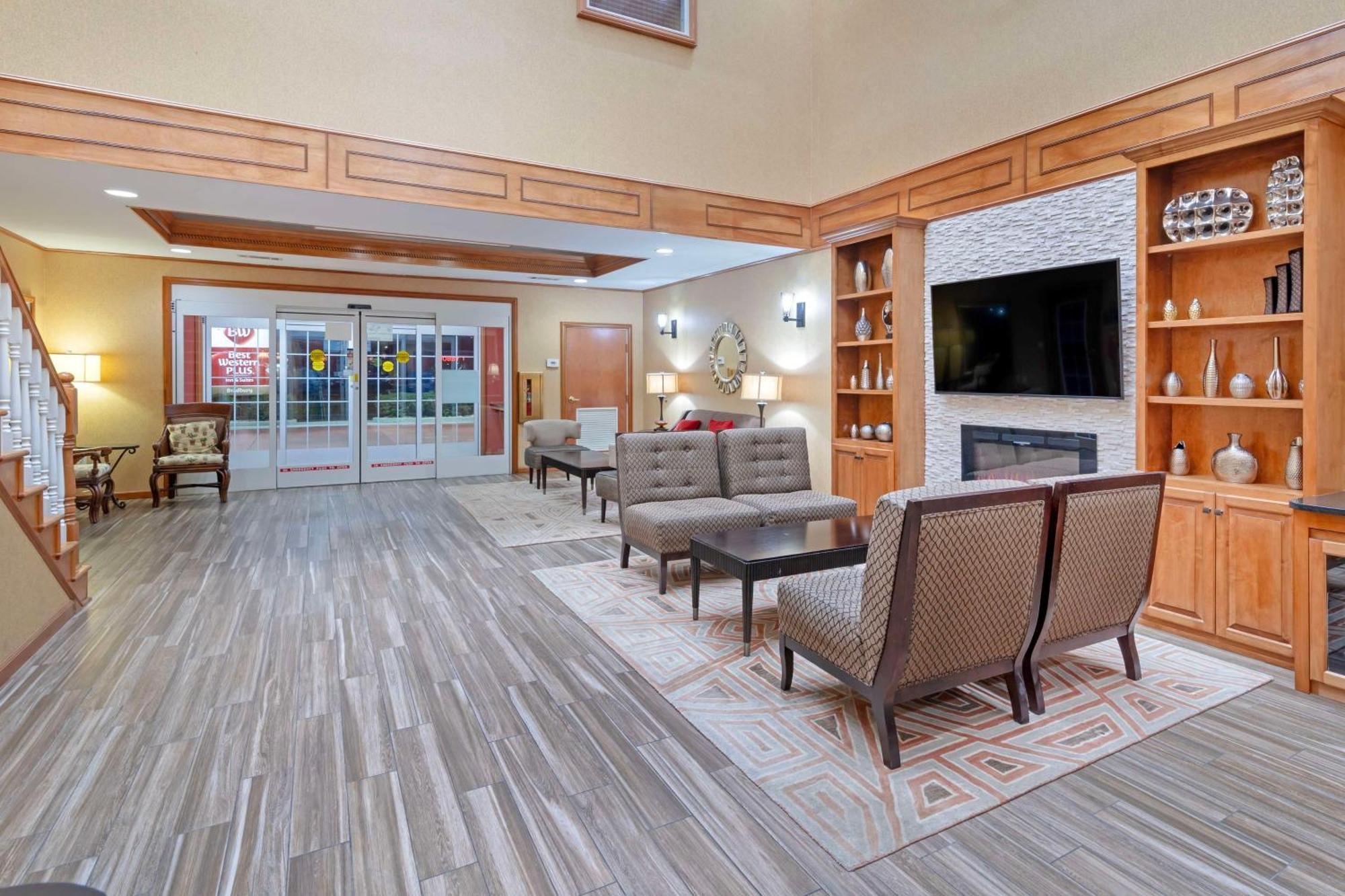 Best Western Plus Bradbury Inn And Suites Вейкросс Екстер'єр фото