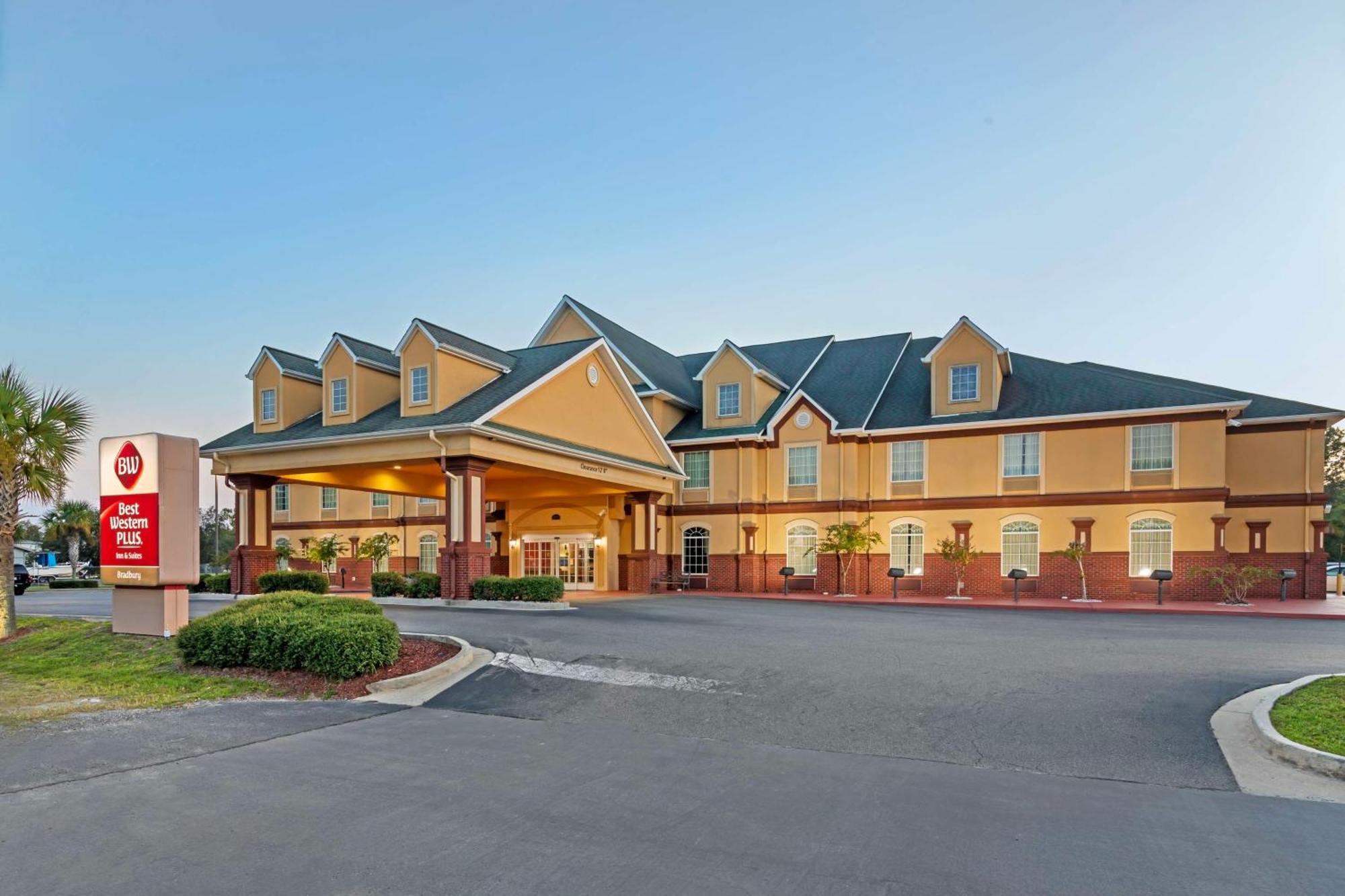 Best Western Plus Bradbury Inn And Suites Вейкросс Екстер'єр фото